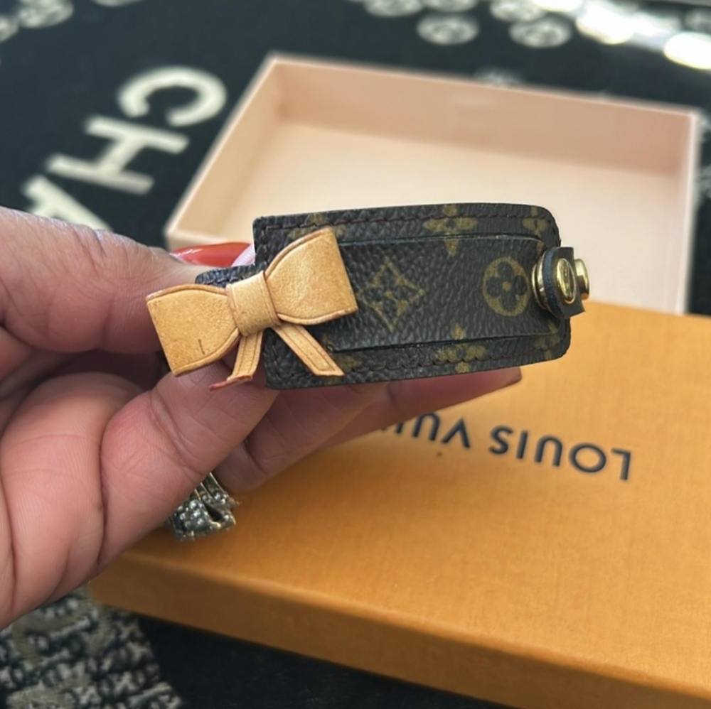 Louis Vuitton Monogram Cuff Bracelet ✨️💕 - Picture 2 of 6